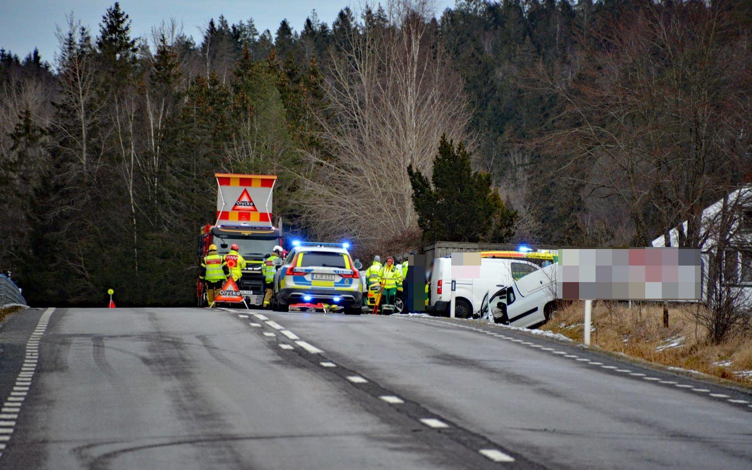 På tisdagseftermiddagen var det två personbilar som kolliderat. 