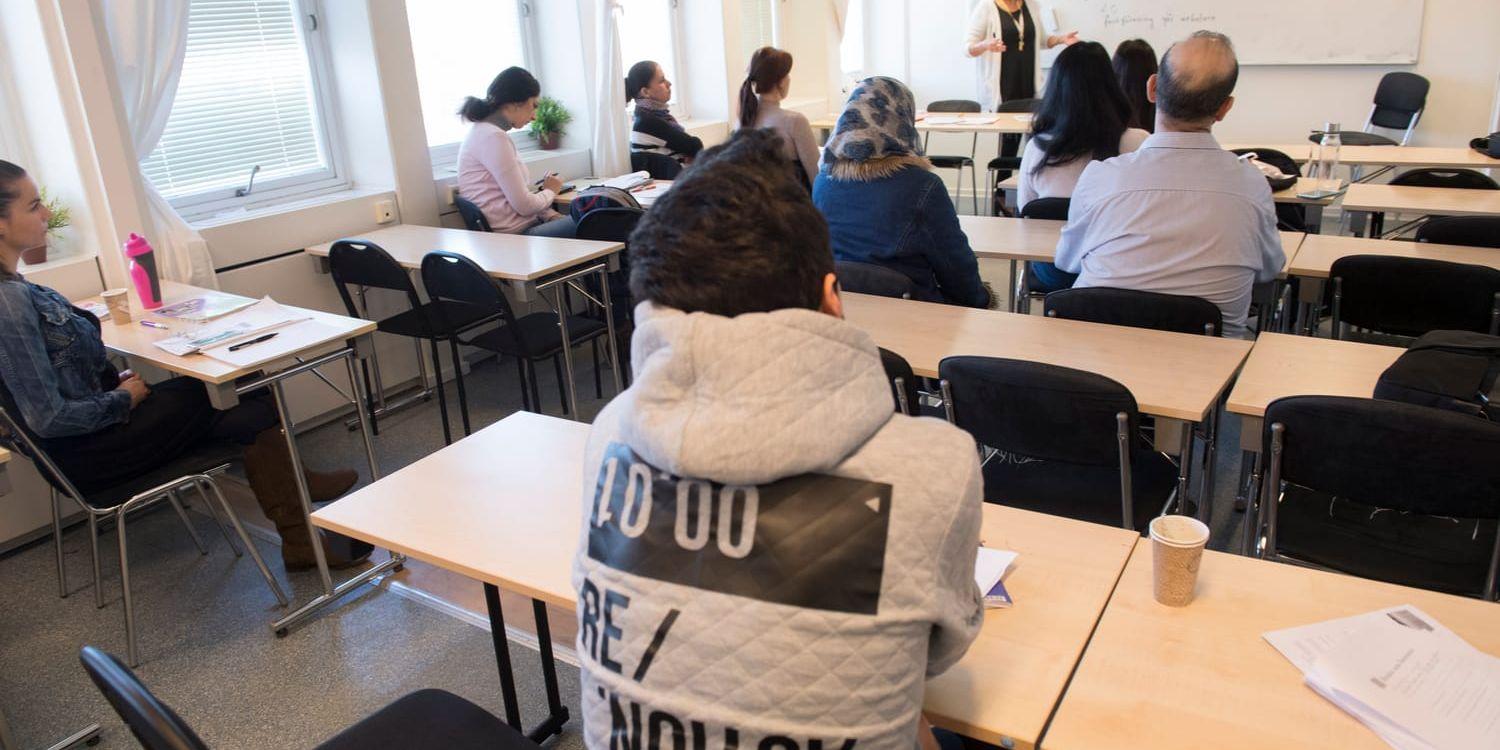 Kunskaper. Svenska för invandrare är en nyckel för att ta sig in på arbetsmarknaden, men också in i den högre utbildningen.